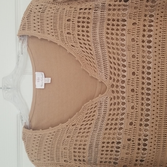 Used Hot in Hollywood Crochet long sleeve mocha color Tunic size L. - Picture 6 of 12